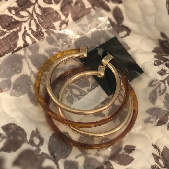 ASOS Split Hoop Earring in Gold/Tortoisesh… - Picture 3 of 3